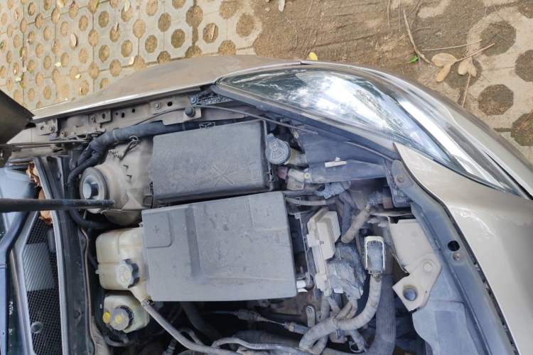 Used Buick Regal 2015 2.0L Leading Fashion Edition Engine Bay Left