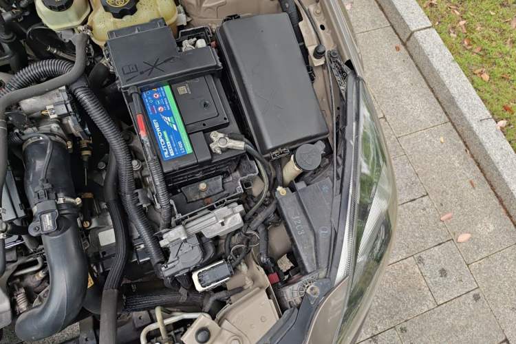 Used Buick Regal 2015 1.6T Elite Tech Model Engine Bay Left