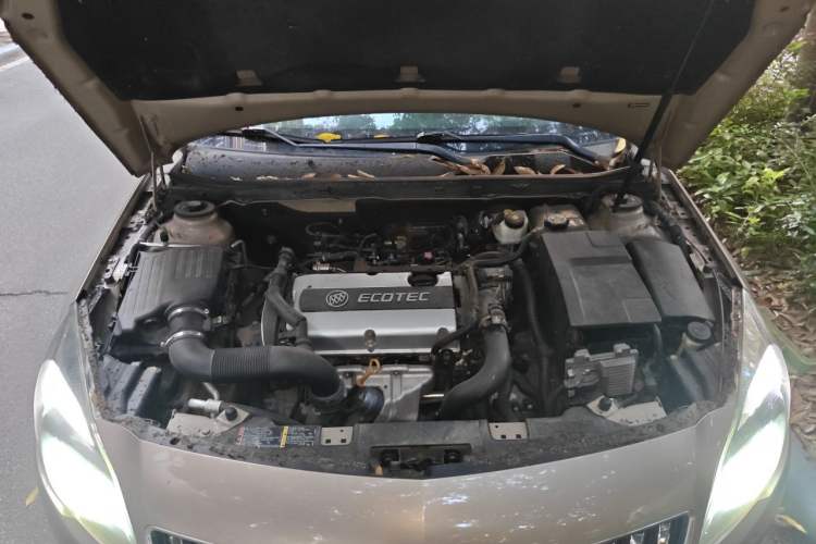 Used Buick Regal 2015 1.6T Elite Tech Model Engine Bay