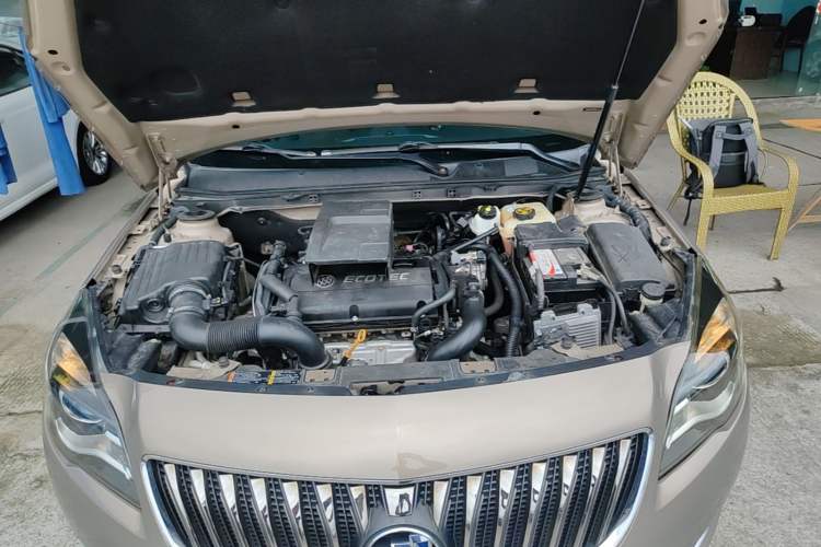 Used Buick Regal 2015 1.6T Leading Technology Model Engine Bay