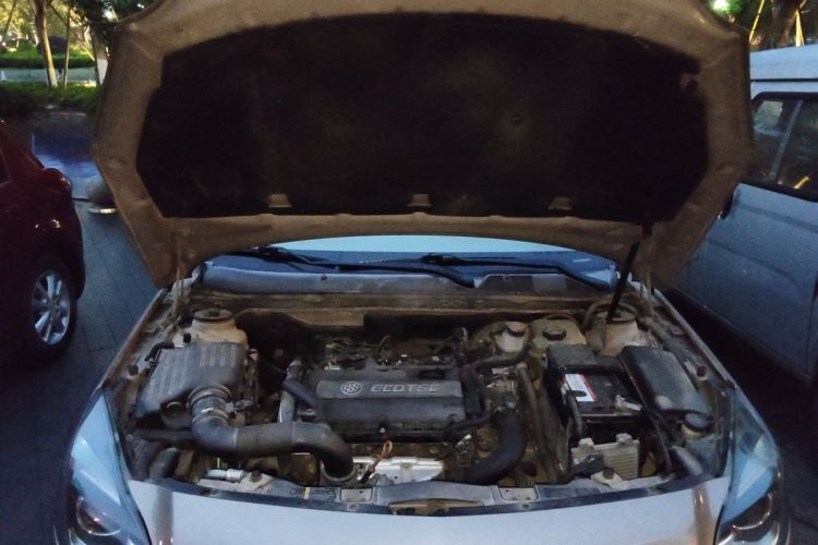 Used Buick Regal 2015 1.6T Elite Tech Model Engine Bay
