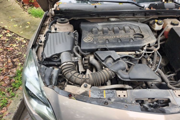 Used Buick Regal 2015 2.0L Leading Fashion Edition Engine Bay Right