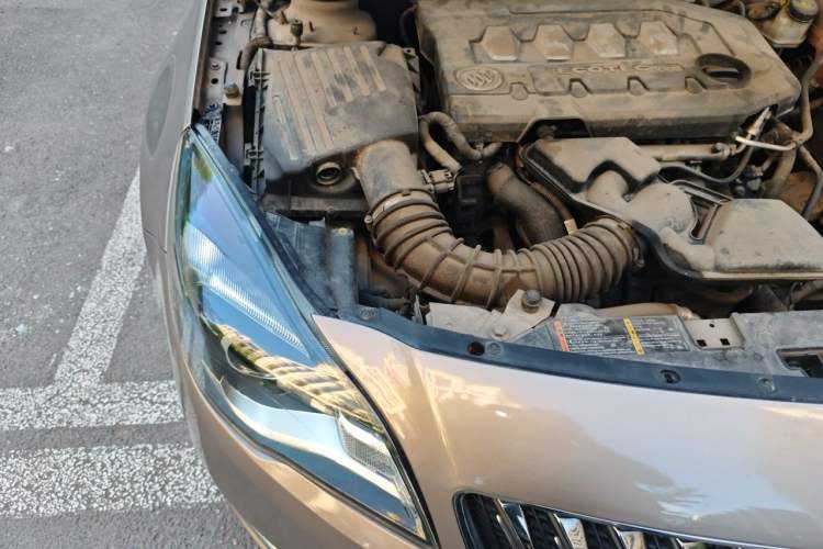 Used Buick Regal 2015 2.0L Leading Fashion Edition Engine Bay Right