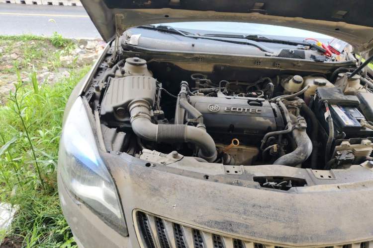 Used Buick Regal 2015 1.6T Elite Tech Model Engine Bay Right