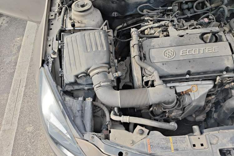 Used Buick Regal 2015 1.6T Elite Tech Model Engine Bay Right