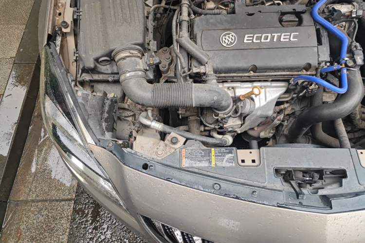 Used Buick Regal 2015 1.6T Leading Technology Model Engine Bay Right