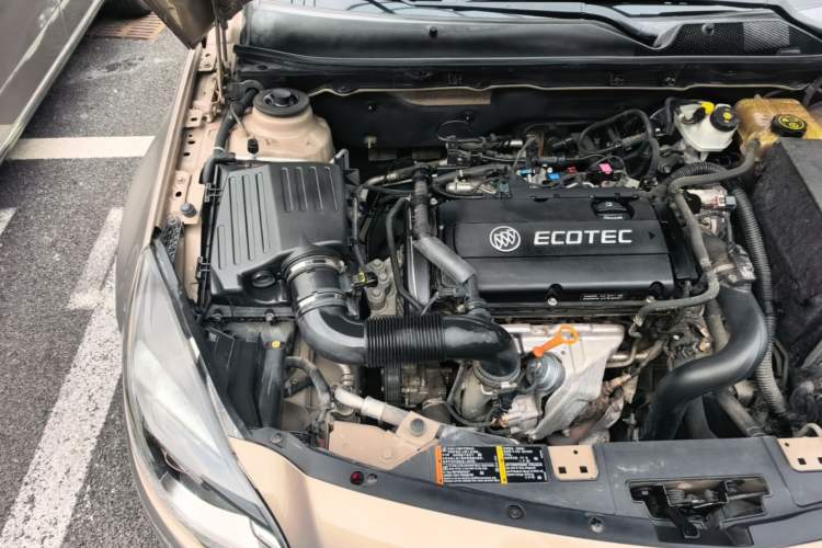 Used Buick Regal 2015 1.6T Elite Tech Model Engine Bay Right