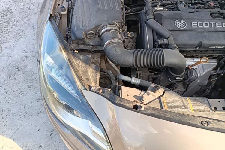 Used Buick Regal 2015 1.6T Leading Technology Model Engine Bay Right