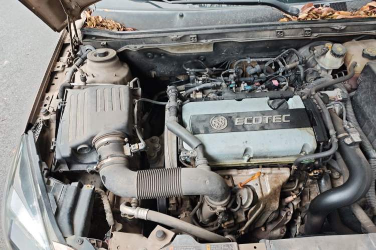 Used Buick Regal 2015 1.6T Elite Tech Model Engine Bay Right