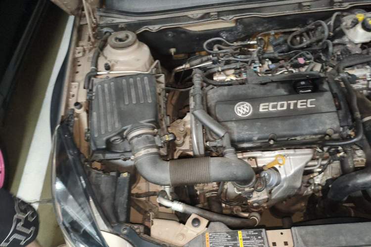 Used Buick Regal 2015 1.6T Elite Tech Model Engine Bay Right