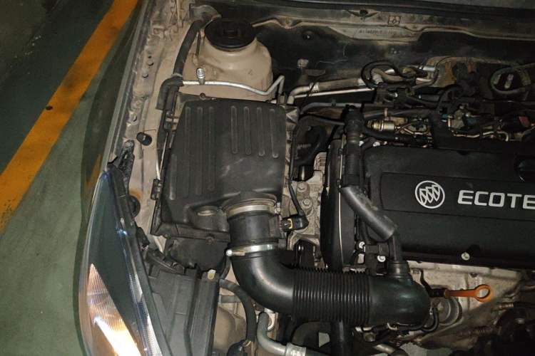 Used Buick Regal 2015 1.6T Leading Technology Model Engine Bay Right