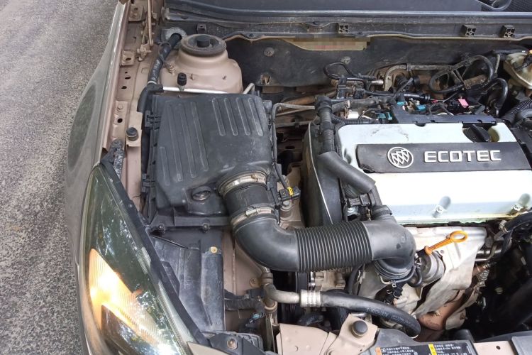Used Buick Regal 2015 1.6T Elite Tech Model Engine Bay Right