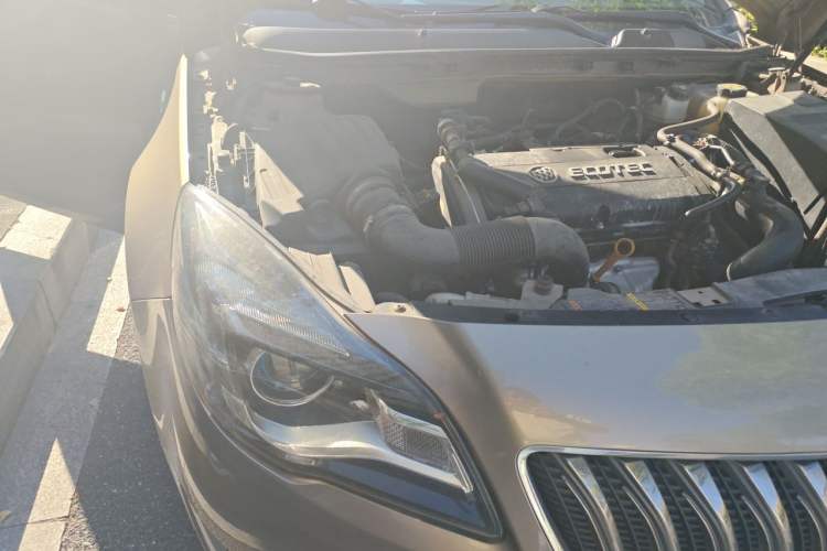 Used Buick Regal 2015 1.6T Leading Technology Model Engine Bay Right