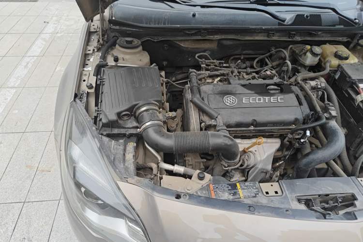 Used Buick Regal 2015 1.6T Elite Tech Model Engine Bay Right