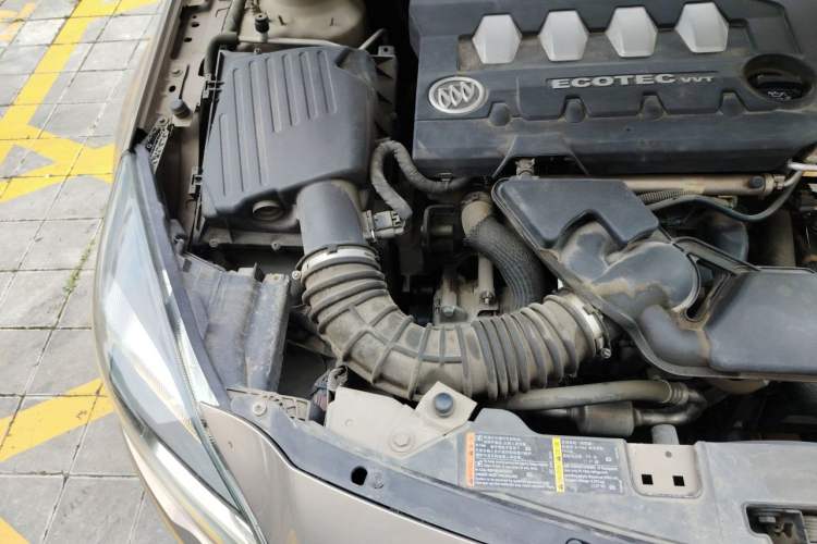 Used Buick Regal 2015 2.0L Leading Fashion Edition Engine Bay Right