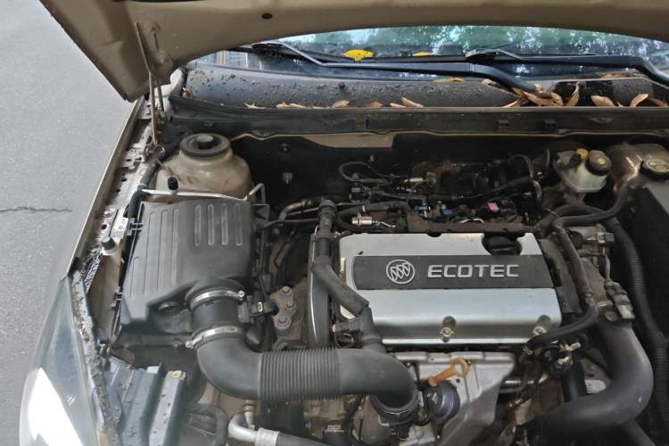 Used Buick Regal 2015 1.6T Elite Tech Model Engine Bay Right