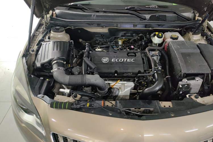 Used Buick Regal 2015 1.6T Leading Technology Model Engine Bay Right