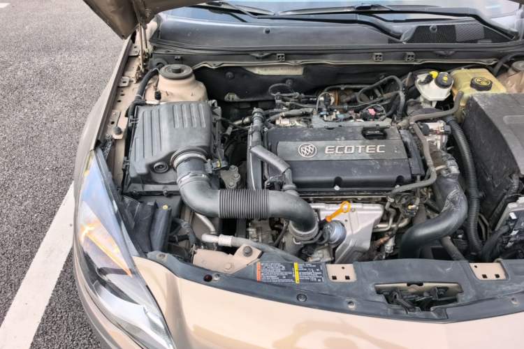 Used Buick Regal 2015 1.6T Elite Tech Model Engine Bay Right