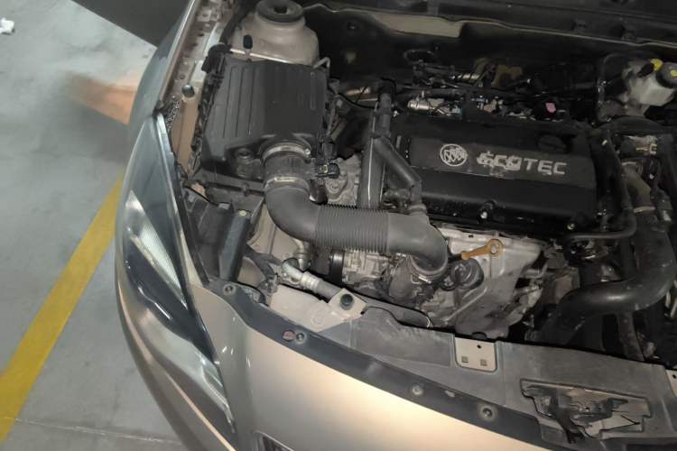 Used Buick Regal 2015 1.6T Elite Tech Model Engine Bay Right