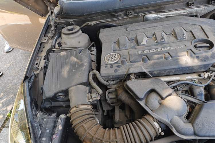 Used Buick Regal 2015 2.0L Leading Fashion Edition Engine Bay Right