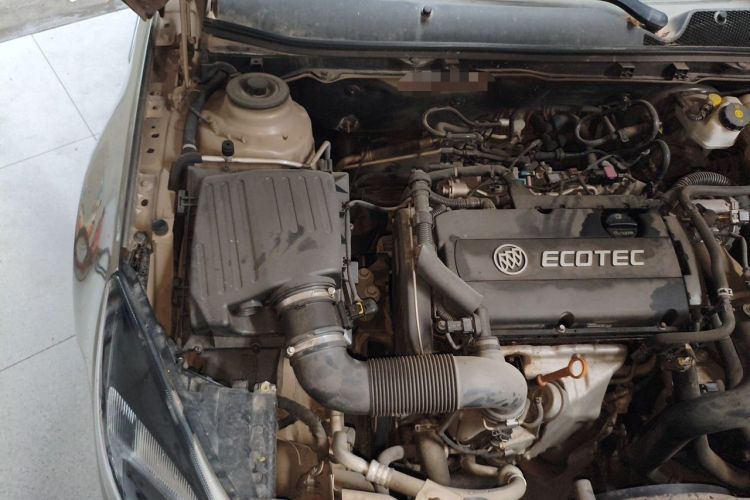 Used Buick Regal 2015 1.6T Elite Tech Model Engine Bay Right