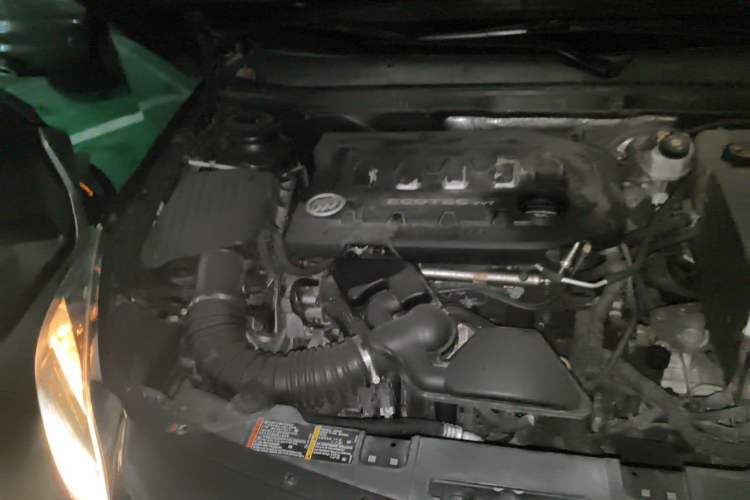 Used Buick Regal 2015 2.0L Leading Fashion Edition Engine Bay Right