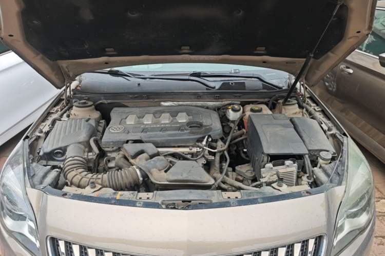 Used Buick Regal 2015 2.0L Elite Fashion Edition Engine Bay