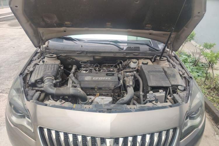 Used Buick Regal 2015 1.6T Elite Tech Model Engine Bay