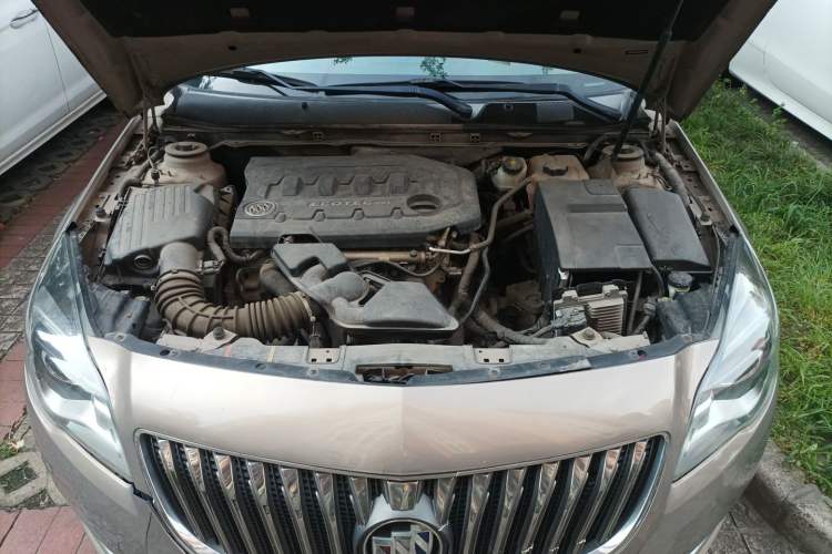 Used Buick Regal 2015 2.0L Elite Fashion Edition Engine Bay