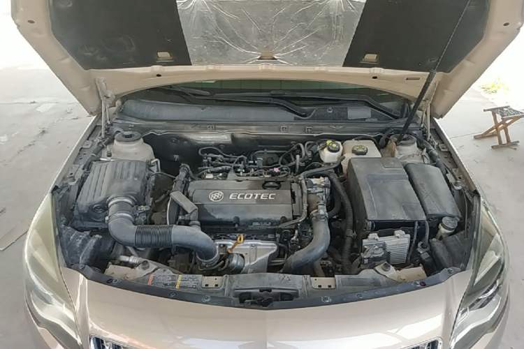 Used Buick Regal 2015 1.6T Elite Tech Model Engine Bay