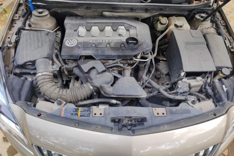 Used Buick Regal 2015 2.0L Leading Fashion Edition Engine Bay