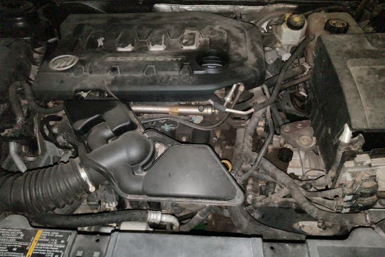 Used Buick Regal 2015 2.0L Leading Fashion Edition Engine Bay