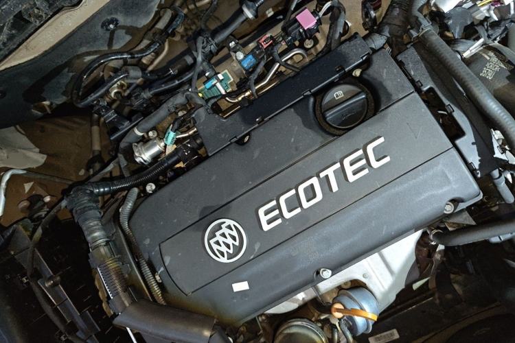 Used Buick Regal 2015 1.6T Leading Technology Model Engine Bay