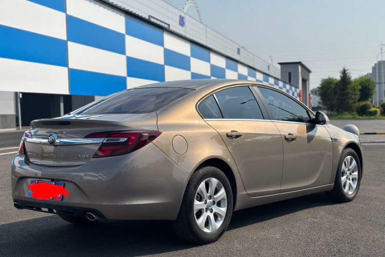 Used Buick Regal 2015 2.0L Leading Fashion Edition Exterior 2