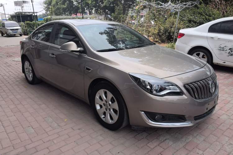 Used Buick Regal 2015 1.6T Elite Tech Model Front Right 45 Deg