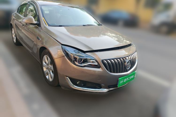 Used Buick Regal 2015 2.0L Leading Fashion Edition Front Right 45 Deg