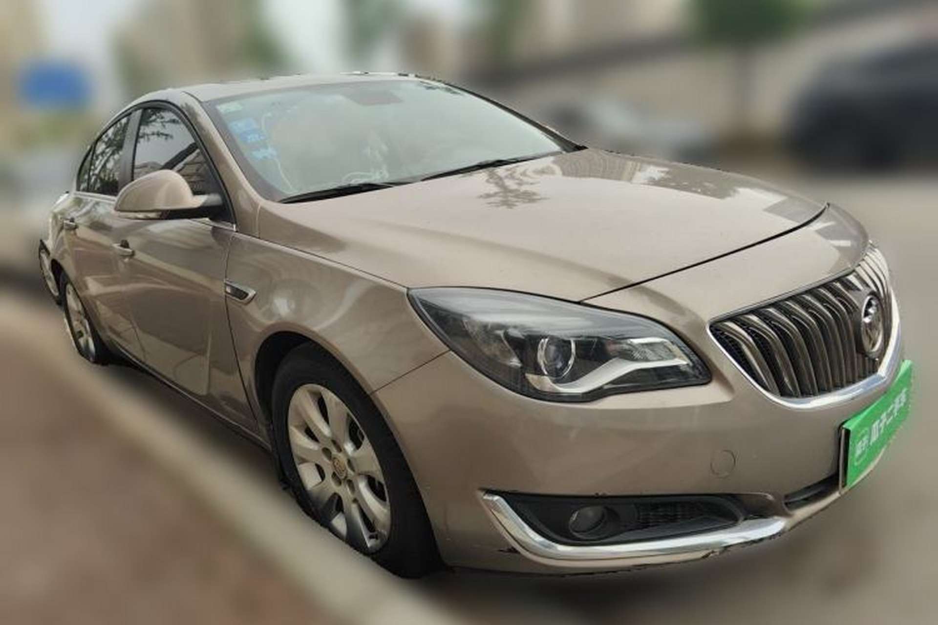 Used Buick Regal 2015 1.6T Fashion Tech Model Front Right 45 Deg