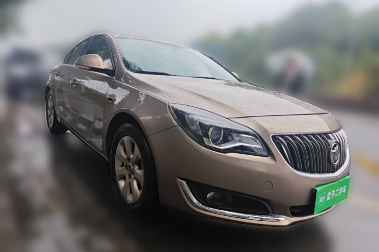 Used Buick Regal 2015 1.6T Leading Technology Model Front Right 45 Deg