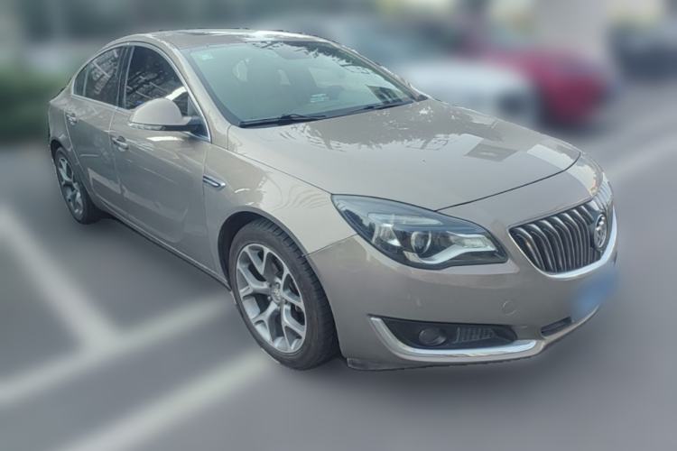 Used Buick Regal 2015 2.0L Elite Fashion Edition Front Right 45 Deg