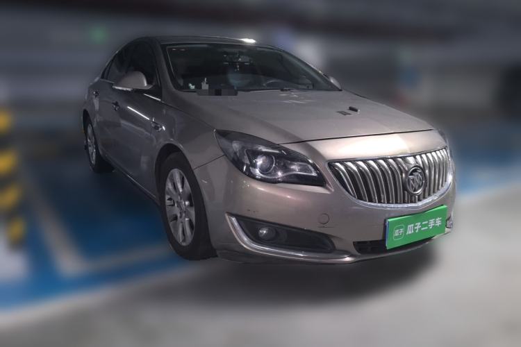 Used Buick Regal 2015 1.6T Leading Technology Model Front Right 45 Deg
