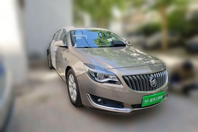 Used Buick Regal 2015 1.6T Leading Technology Model Front Right 45 Deg