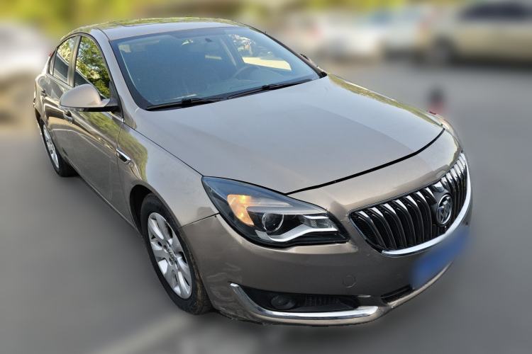 Used Buick Regal 2015 1.6T Leading Technology Model Front Right 45 Deg