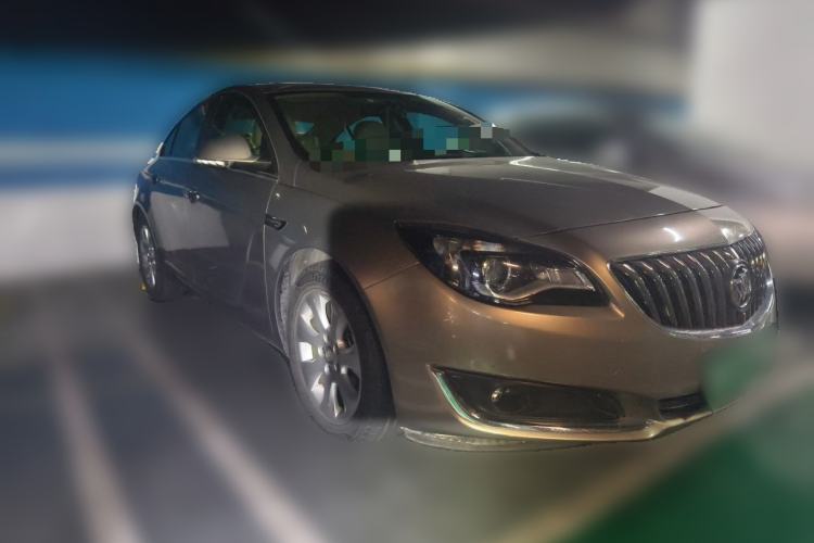 Used Buick Regal 2015 2.0L Leading Fashion Edition Front Right 45 Deg