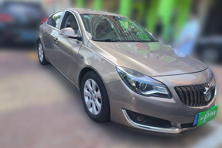 Used Buick Regal 2015 2.0L Leading Fashion Edition Front Right 45 Deg