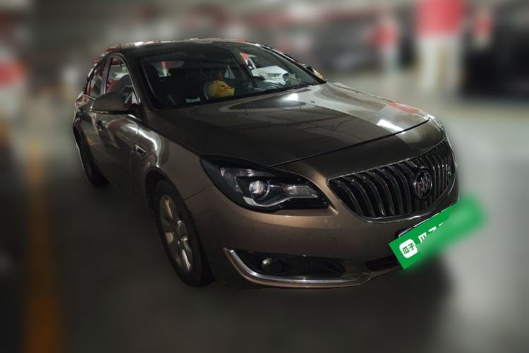 Used Buick Regal 2015 1.6T Leading Technology Model Front Right 45 Deg