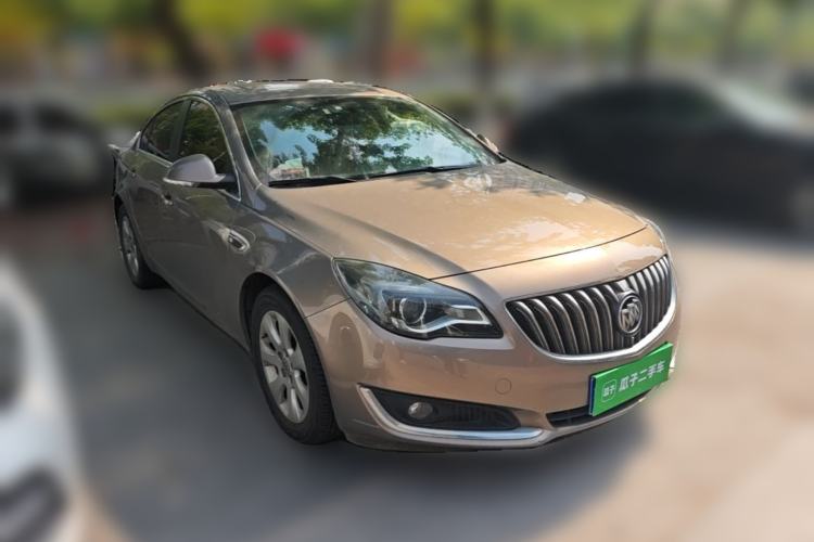 Used Buick Regal 2015 1.6T Leading Technology Model Front Right 45 Deg