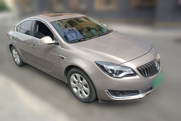 Used Buick Regal 2015 1.6T Leading Technology Model Front Right 45 Deg
