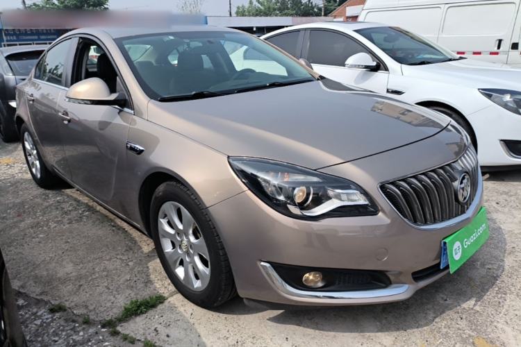 Used Buick Regal 2015 1.6T Leading Technology Model Front Right 45 Deg