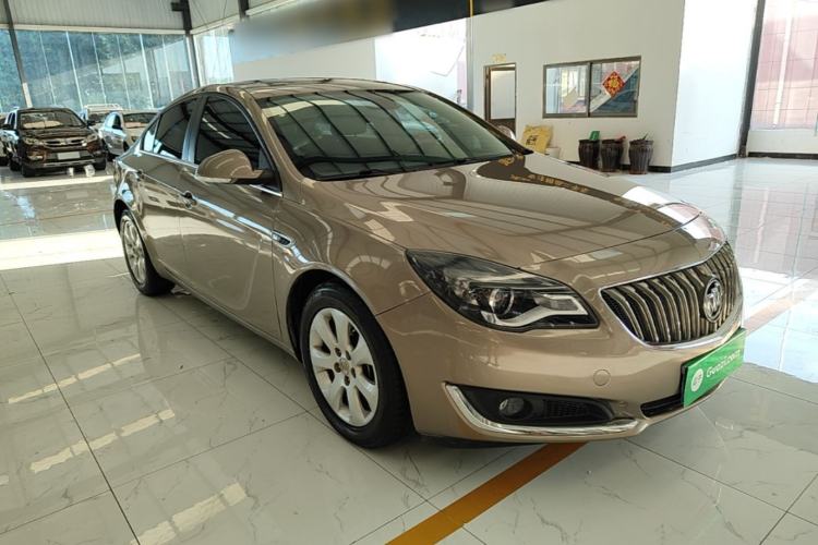 Used Buick Regal 2015 1.6T Fashion Tech Model Front Right 45 Deg