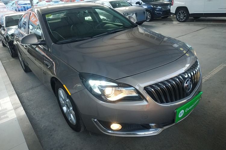 Used Buick Regal 2015 1.6T Leading Technology Model Front Right 45 Deg